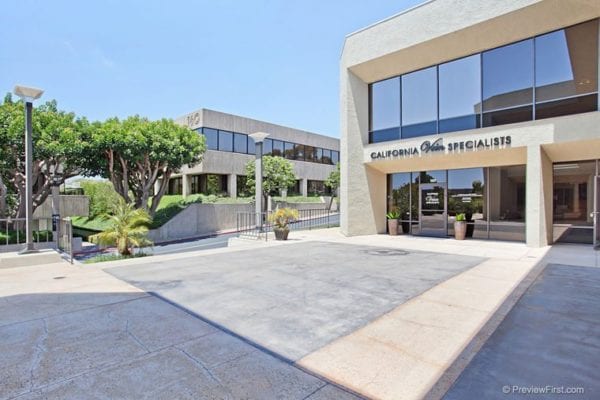 QRDkV9_63071_bpo_63071_101_web_light_box Exterior shot of the California Vein Specialists office